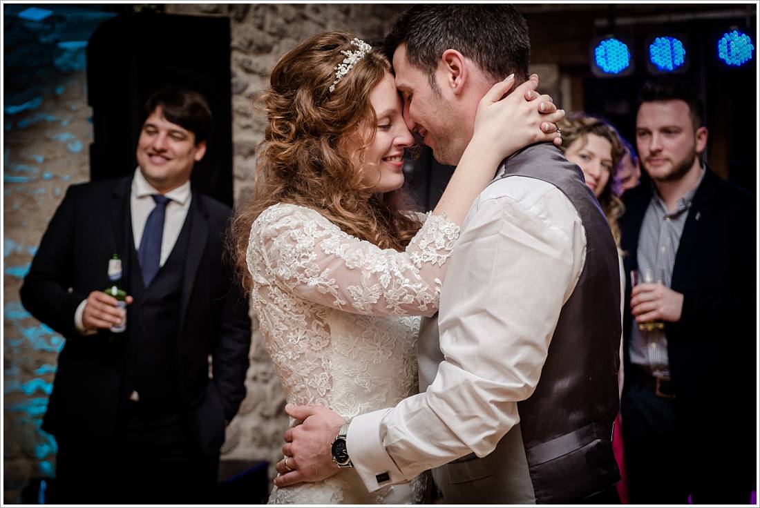 kingscote-barn-wedding-416-1